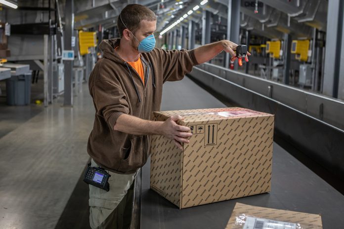 _mobile0c9a66_assets_img_media_UPS_Delivers_QIAGEN_Coronavirus_Testing_Kits2lores
