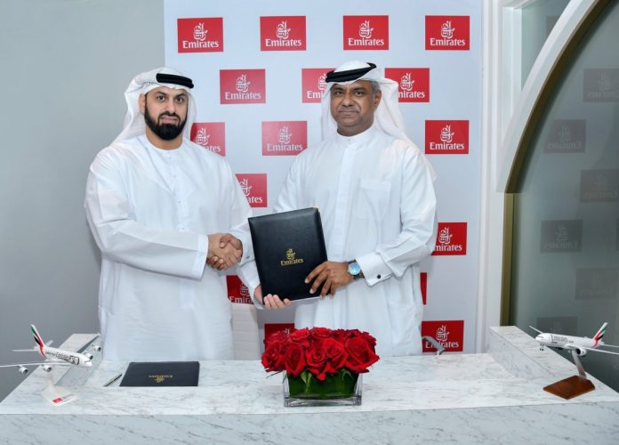 1920_emiratesskycargosignsmouwithemiratespostatdubaiairshow