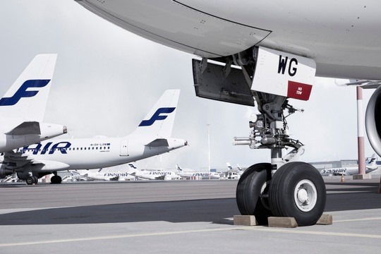dhl DHL Finnair